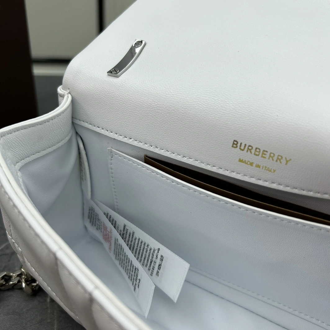 Burberry AAA Quality Messenger Bags For Women Bold 4879