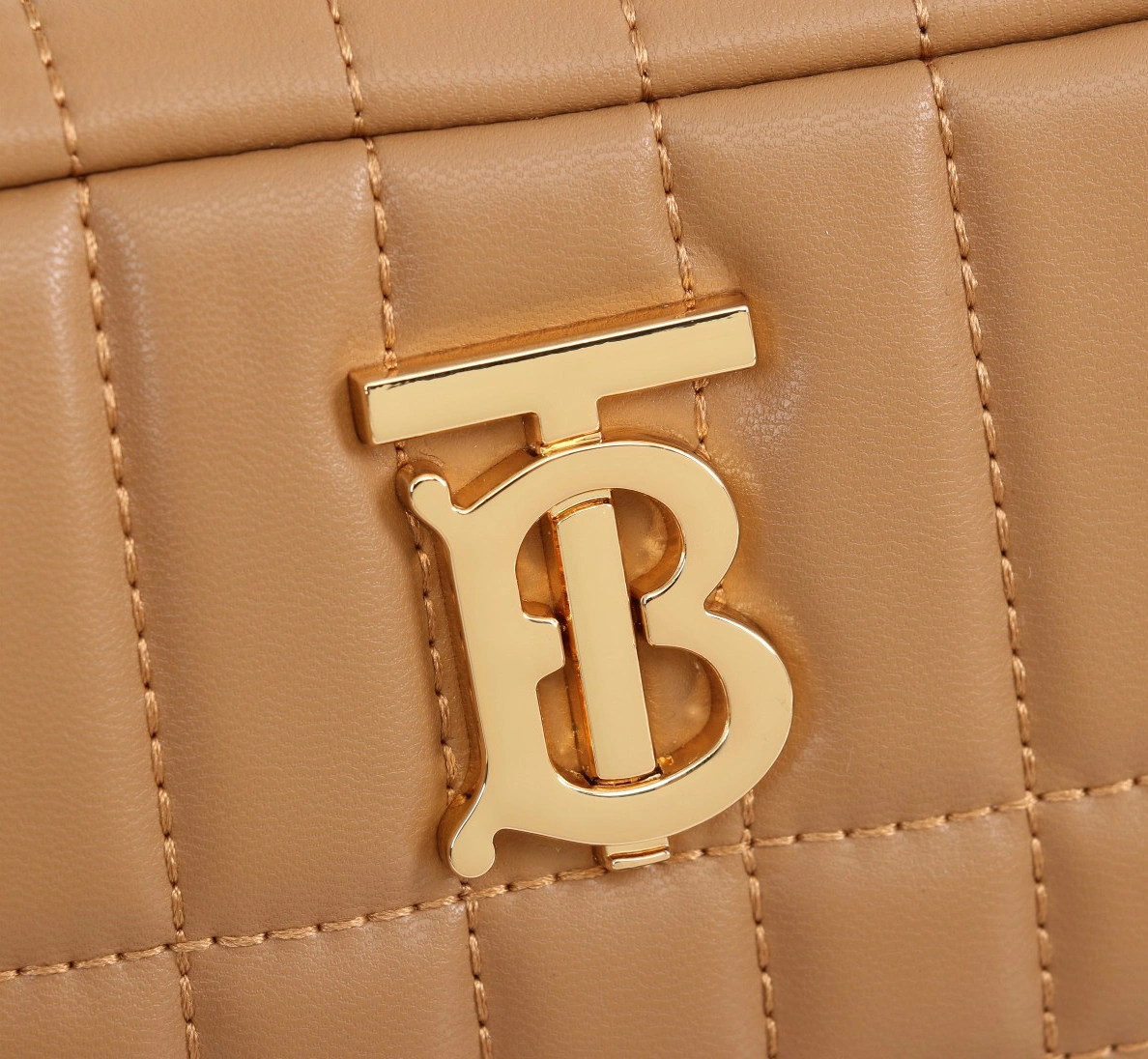 Burberry AAA Quality Messenger Bags For Women Classic 2906