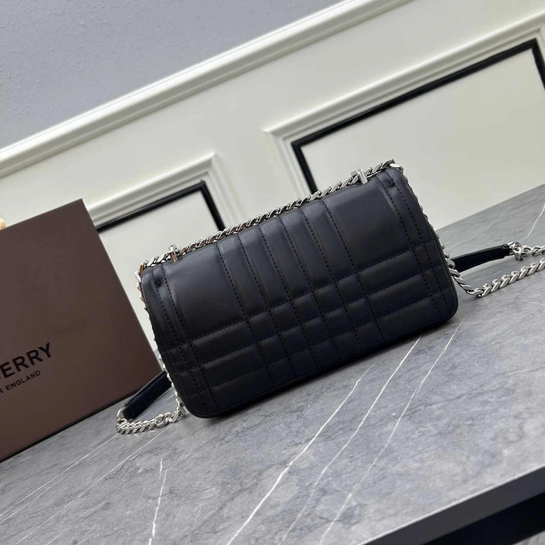 Burberry AAA Quality Messenger Bags For Women Classic 327