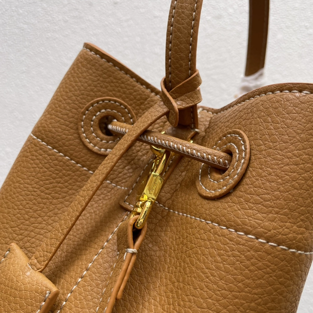 Burberry AAA Quality Messenger Bags For Women Comfortable 3311