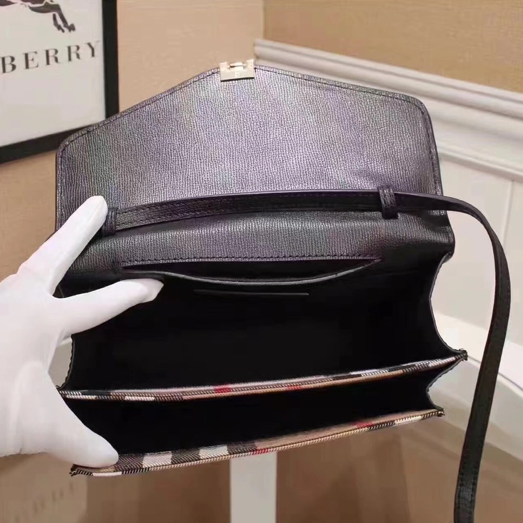 Burberry AAA Quality Messenger Bags For Women Comfortable 4829