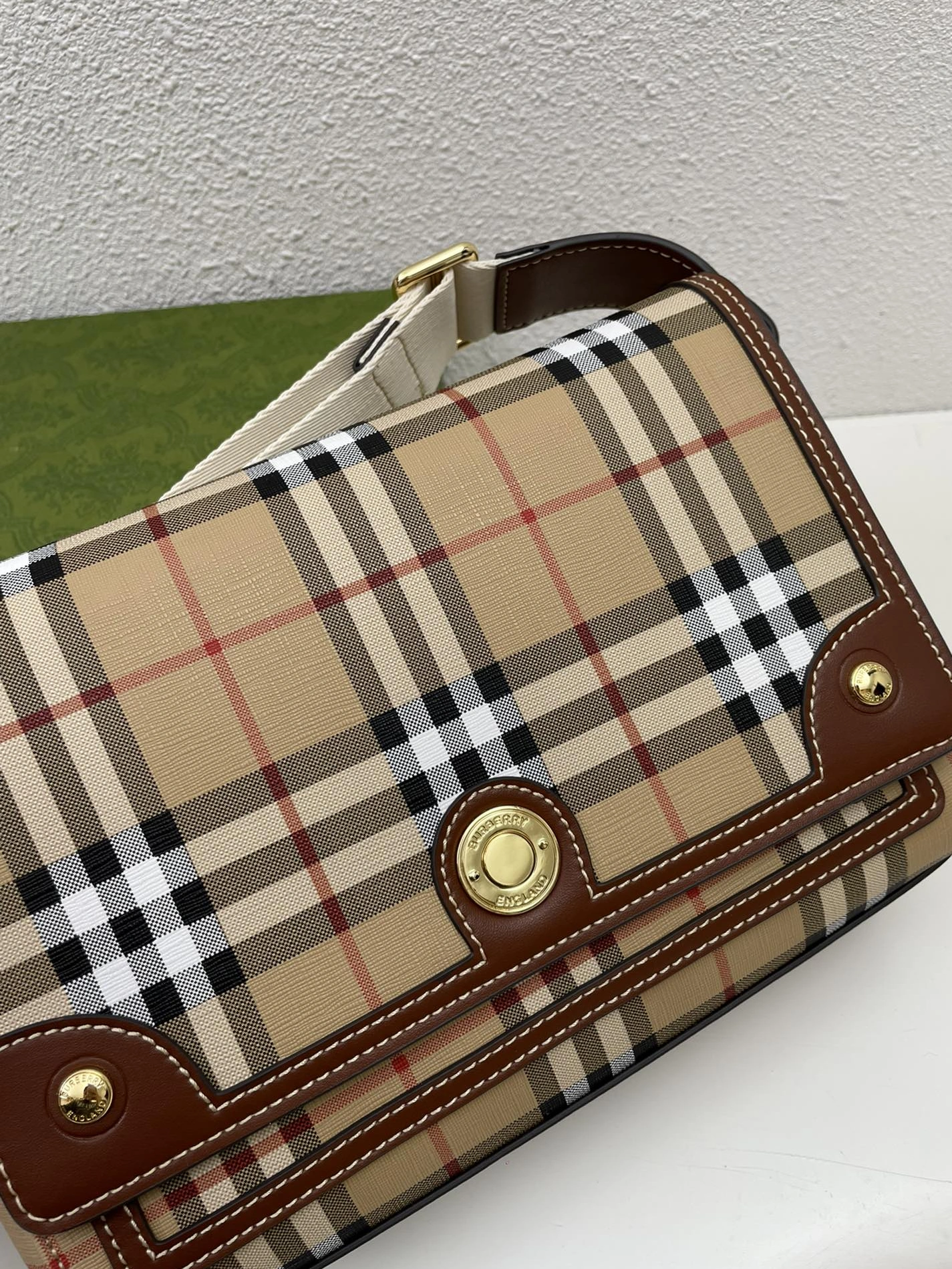 Burberry AAA Quality Messenger Bags For Women Comfortable 9452