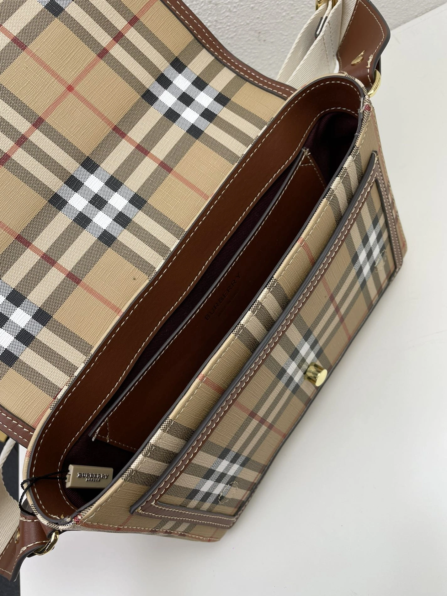 Burberry AAA Quality Messenger Bags For Women Comfortable 9452