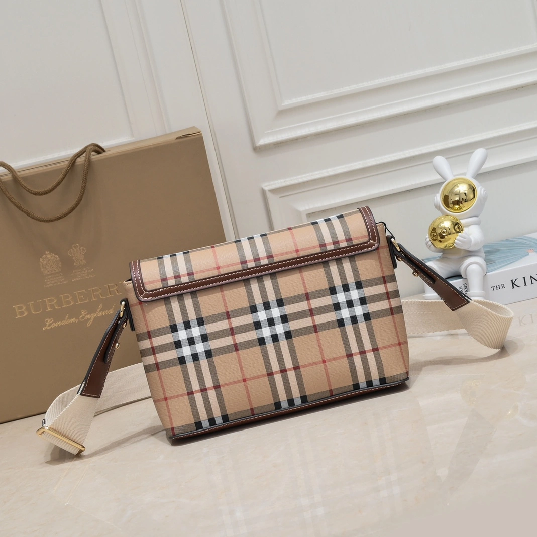 Burberry AAA Quality Messenger Bags For Women Efficient 3852