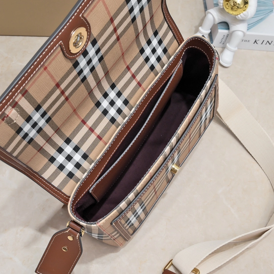 Burberry AAA Quality Messenger Bags For Women Efficient 3852