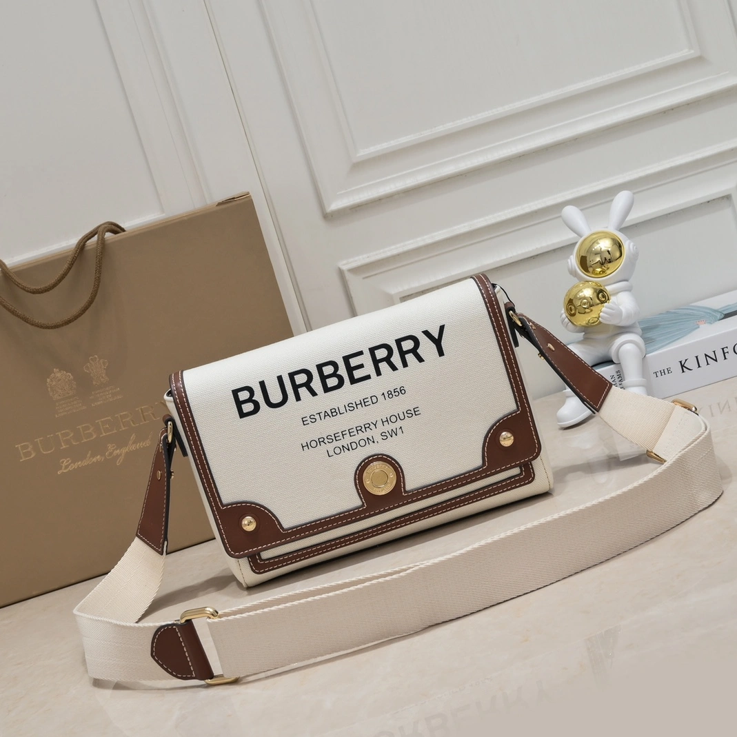 Burberry AAA Quality Messenger Bags For Women Efficient 4812