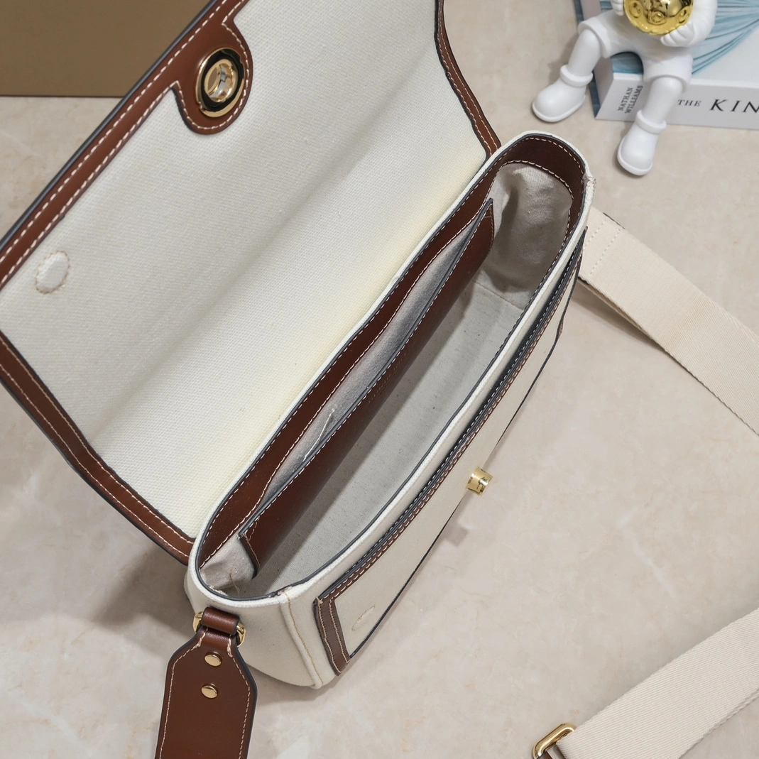 Burberry AAA Quality Messenger Bags For Women Efficient 4812