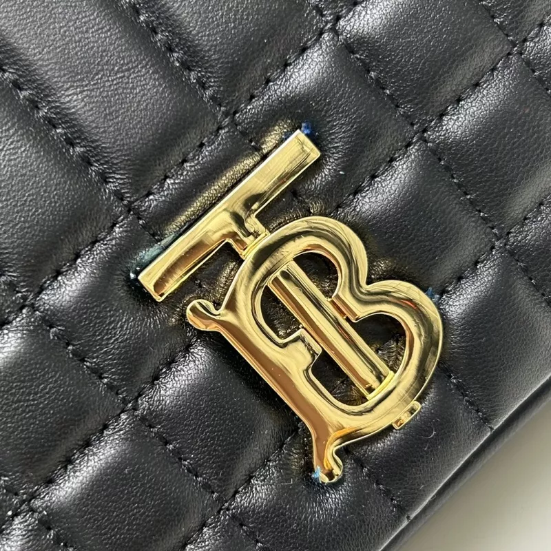 Burberry AAA Quality Messenger Bags For Women GoAnywhere 7536
