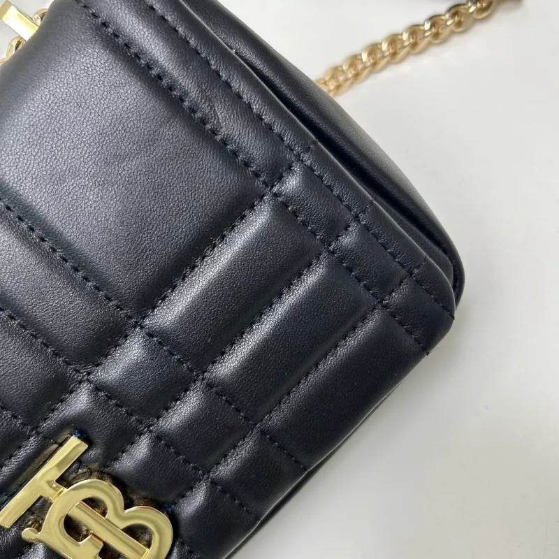 Burberry AAA Quality Messenger Bags For Women GoAnywhere 7536