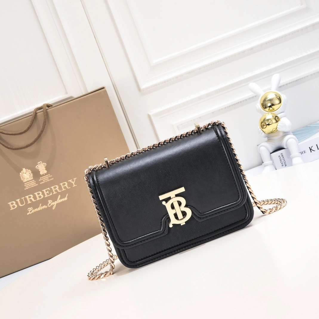 Burberry AAA Quality Messenger Bags For Women GoodFit 4294