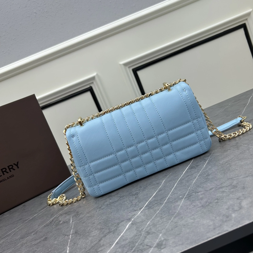 Burberry AAA Quality Messenger Bags For Women GoodFit 659