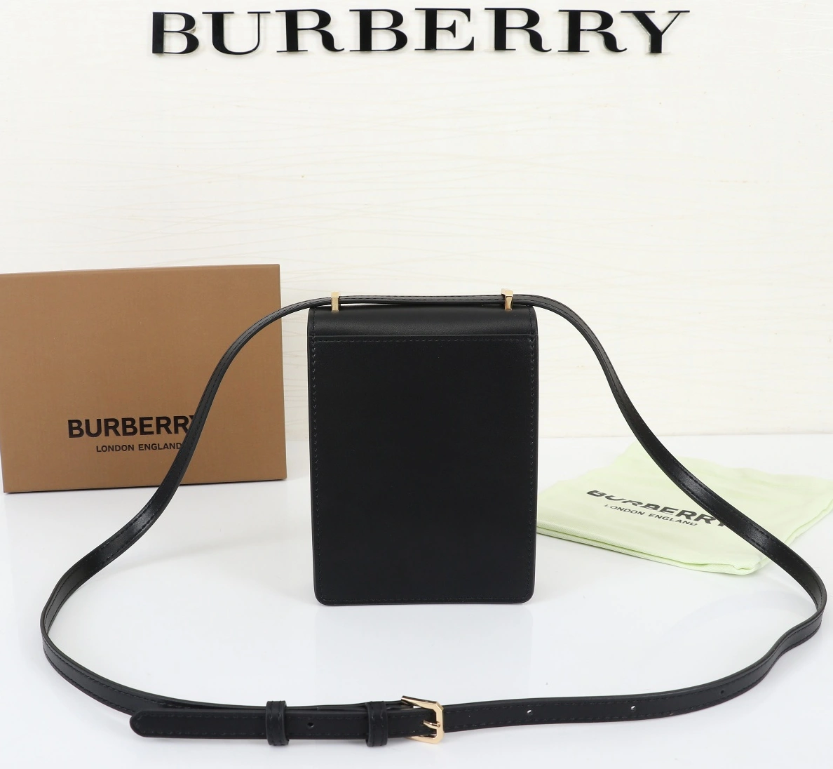 Burberry AAA Quality Messenger Bags For Women HighQuality 2544