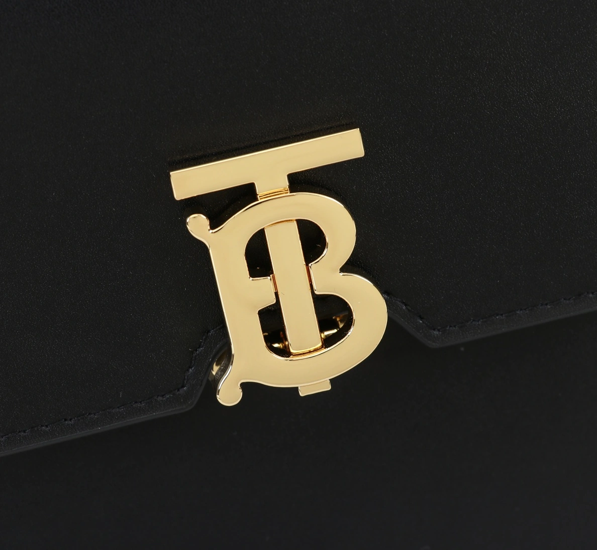 Burberry AAA Quality Messenger Bags For Women HighQuality 2544