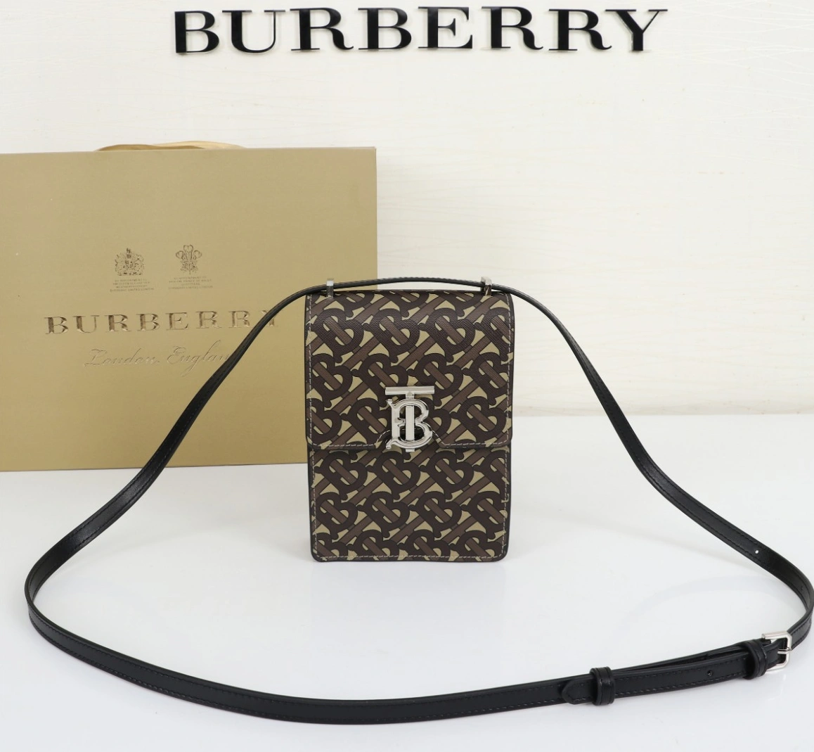 Burberry AAA Quality Messenger Bags For Women HighQuality 6372