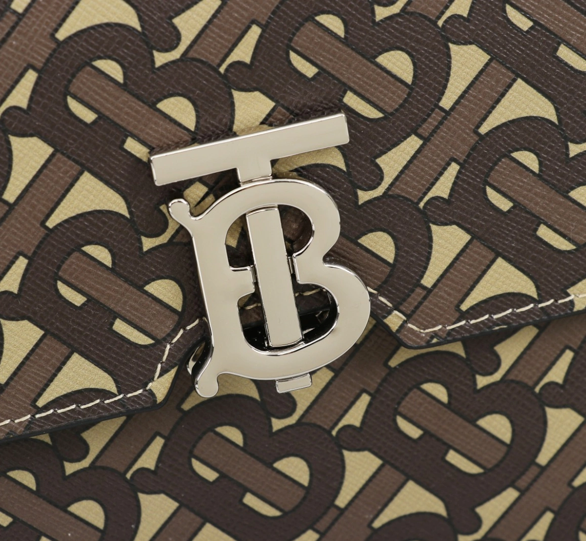 Burberry AAA Quality Messenger Bags For Women HighQuality 6372