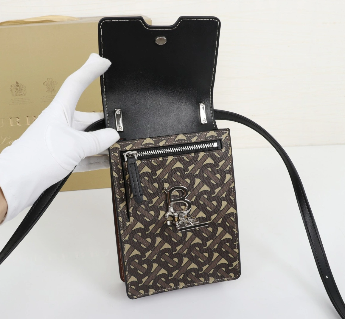 Burberry AAA Quality Messenger Bags For Women HighQuality 6372