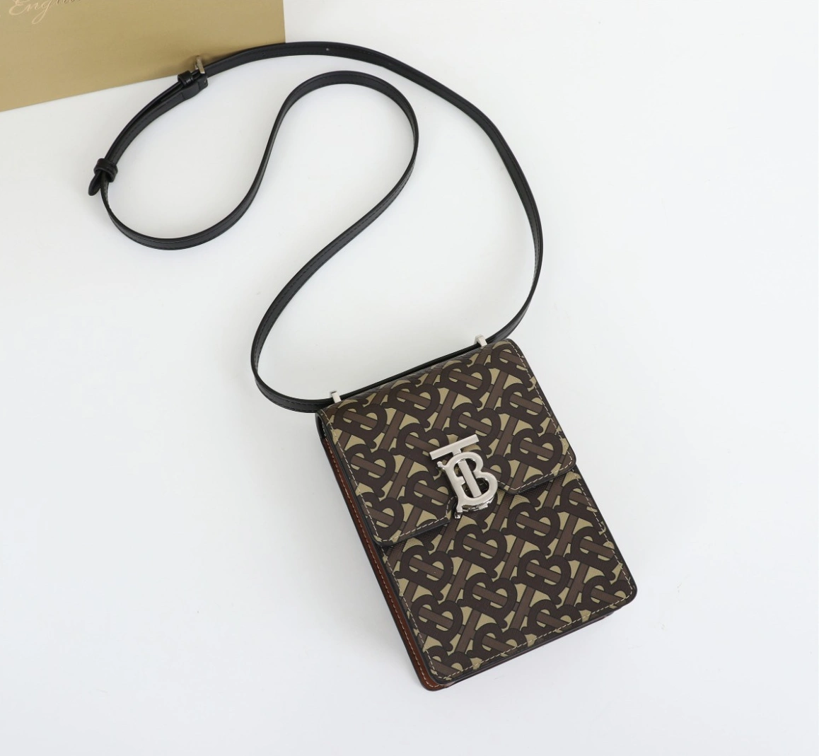 Burberry AAA Quality Messenger Bags For Women HighQuality 6372