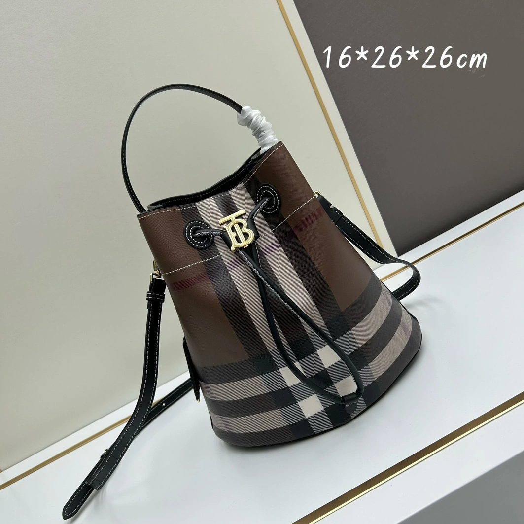 Burberry AAA Quality Messenger Bags For Women Minimalist 4715