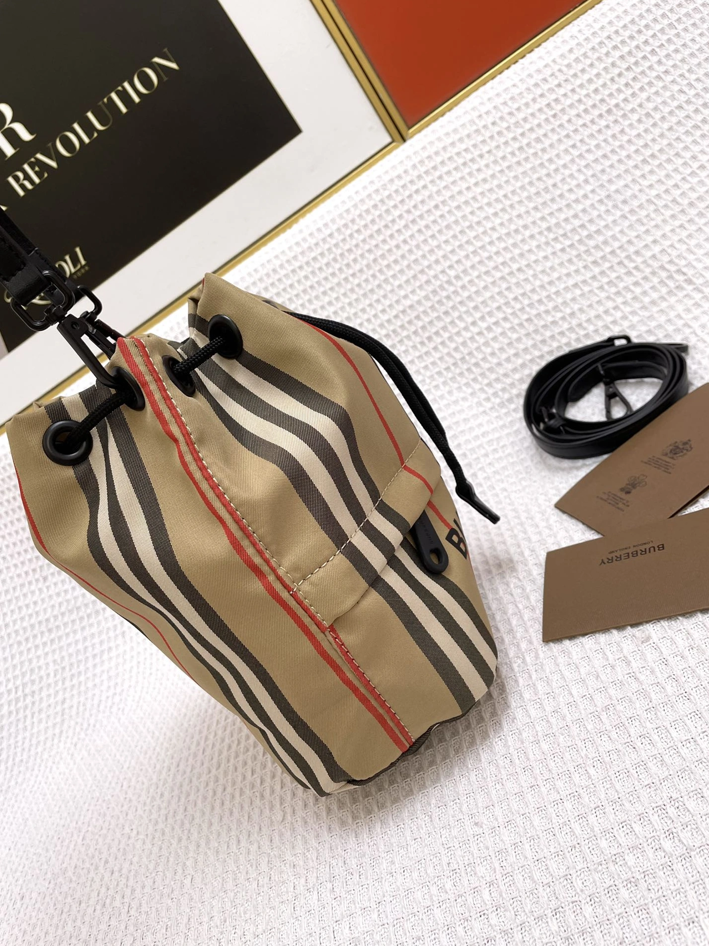 Burberry AAA Quality Messenger Bags For Women Modern 2756