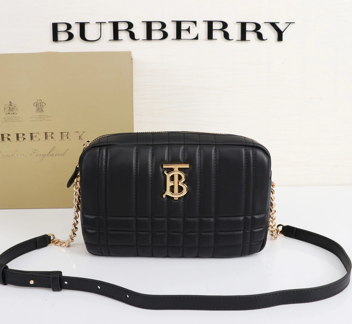 Burberry AAA Quality Messenger Bags For Women SmartChoice 3374
