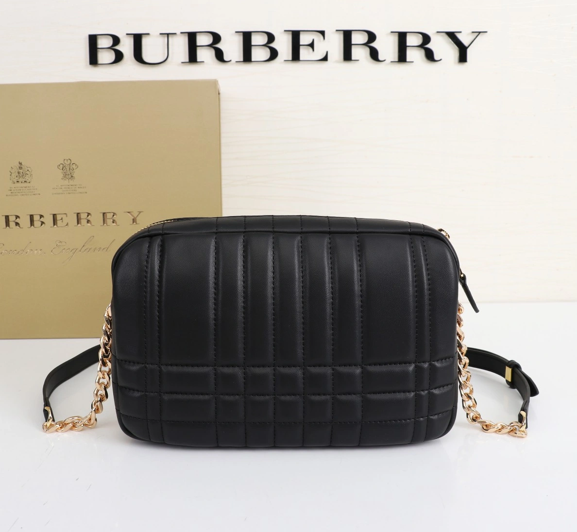 Burberry AAA Quality Messenger Bags For Women SmartChoice 3374