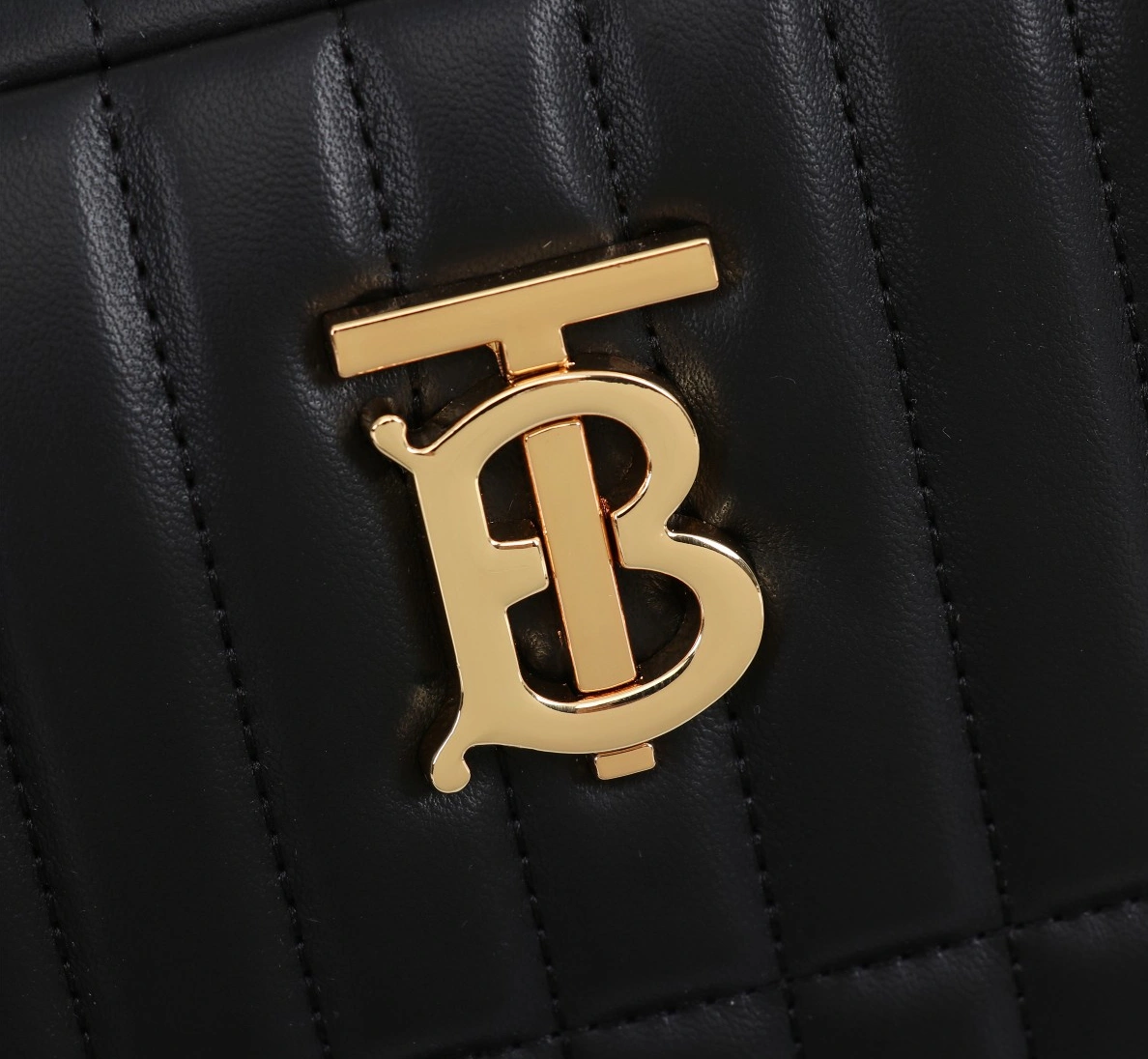 Burberry AAA Quality Messenger Bags For Women SmartChoice 3374