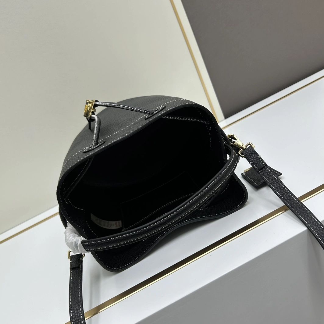Burberry AAA Quality Messenger Bags For Women SmartChoice 4319