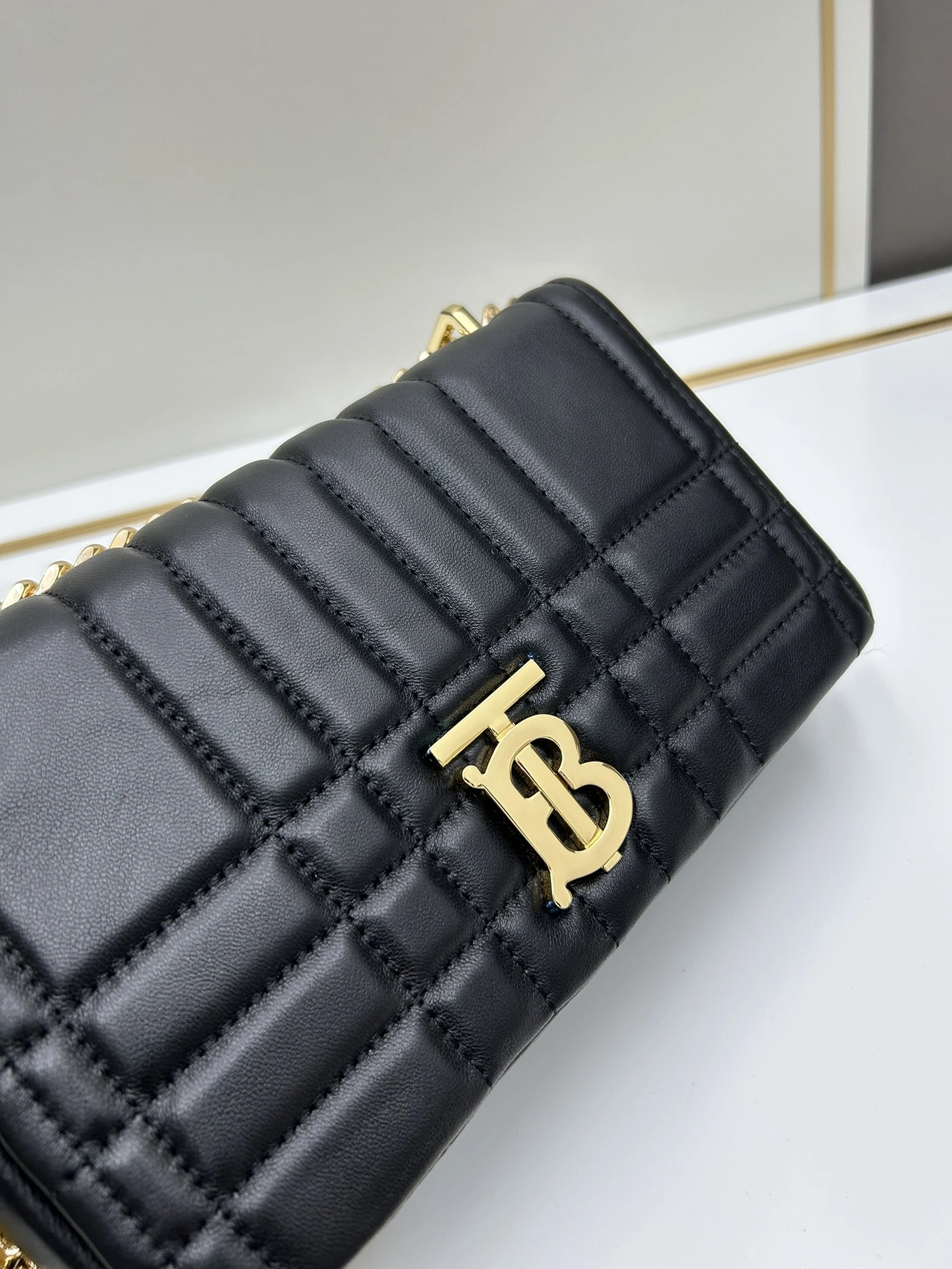 Burberry AAA Quality Messenger Bags For Women Sophisticated 5406