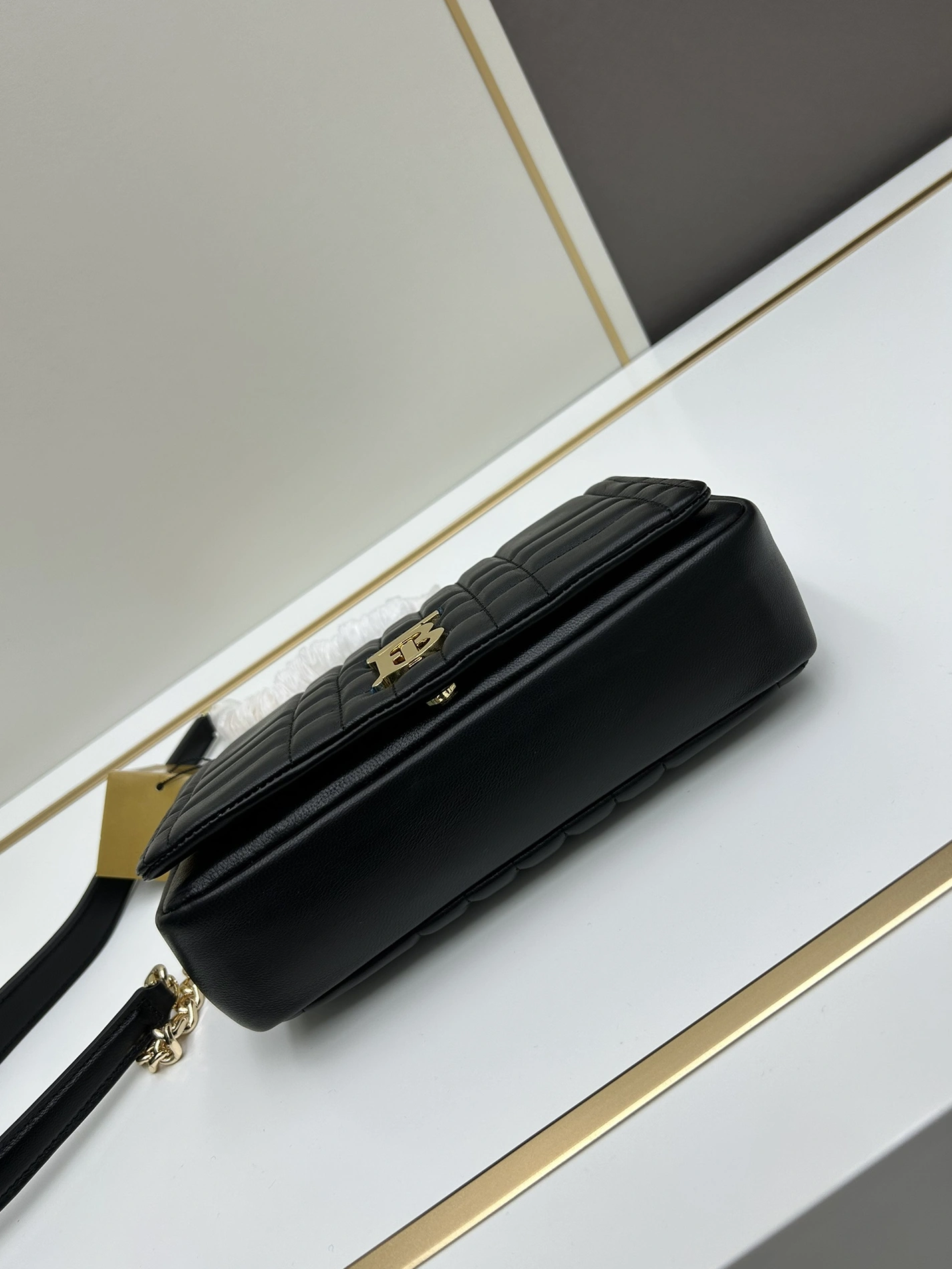 Burberry AAA Quality Messenger Bags For Women Sophisticated 5406