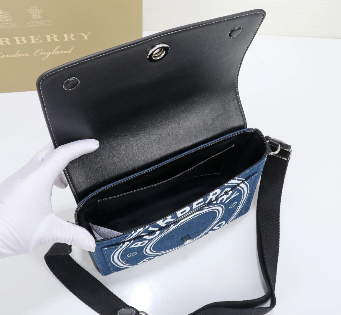 Burberry AAA Quality Messenger Bags For Women SportInspired 2418