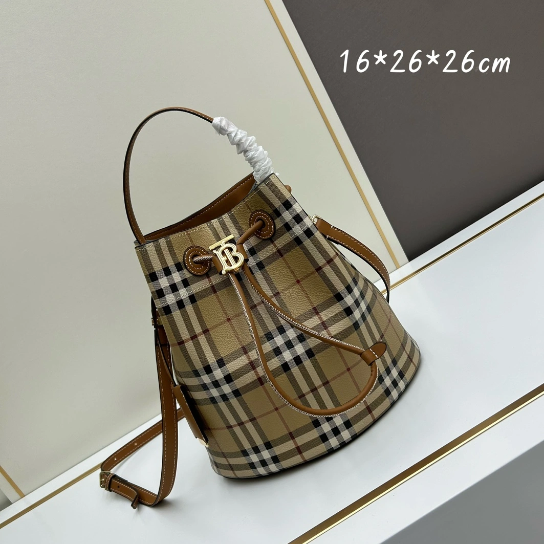 Burberry AAA Quality Messenger Bags For Women Trendsetting 4472