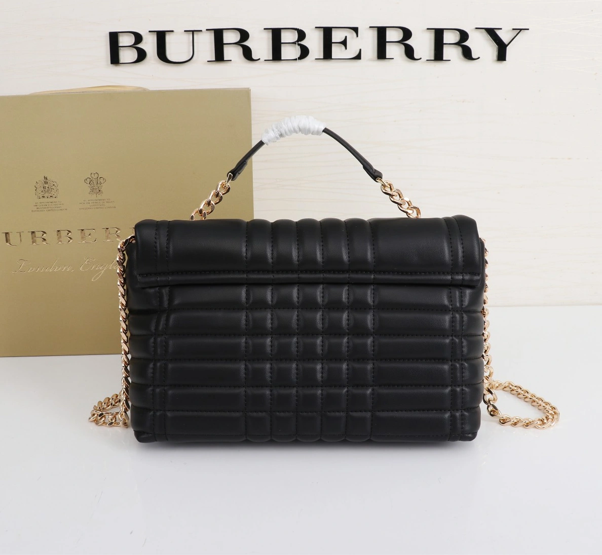 Burberry AAA Quality Messenger Bags For Women Unique 8568