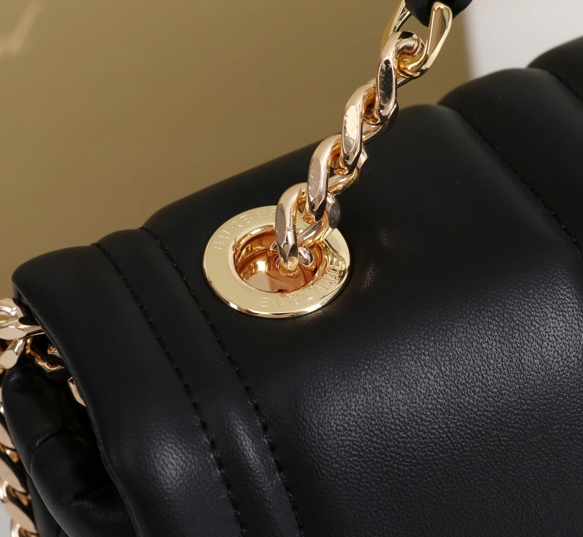 Burberry AAA Quality Messenger Bags For Women Unique 8568