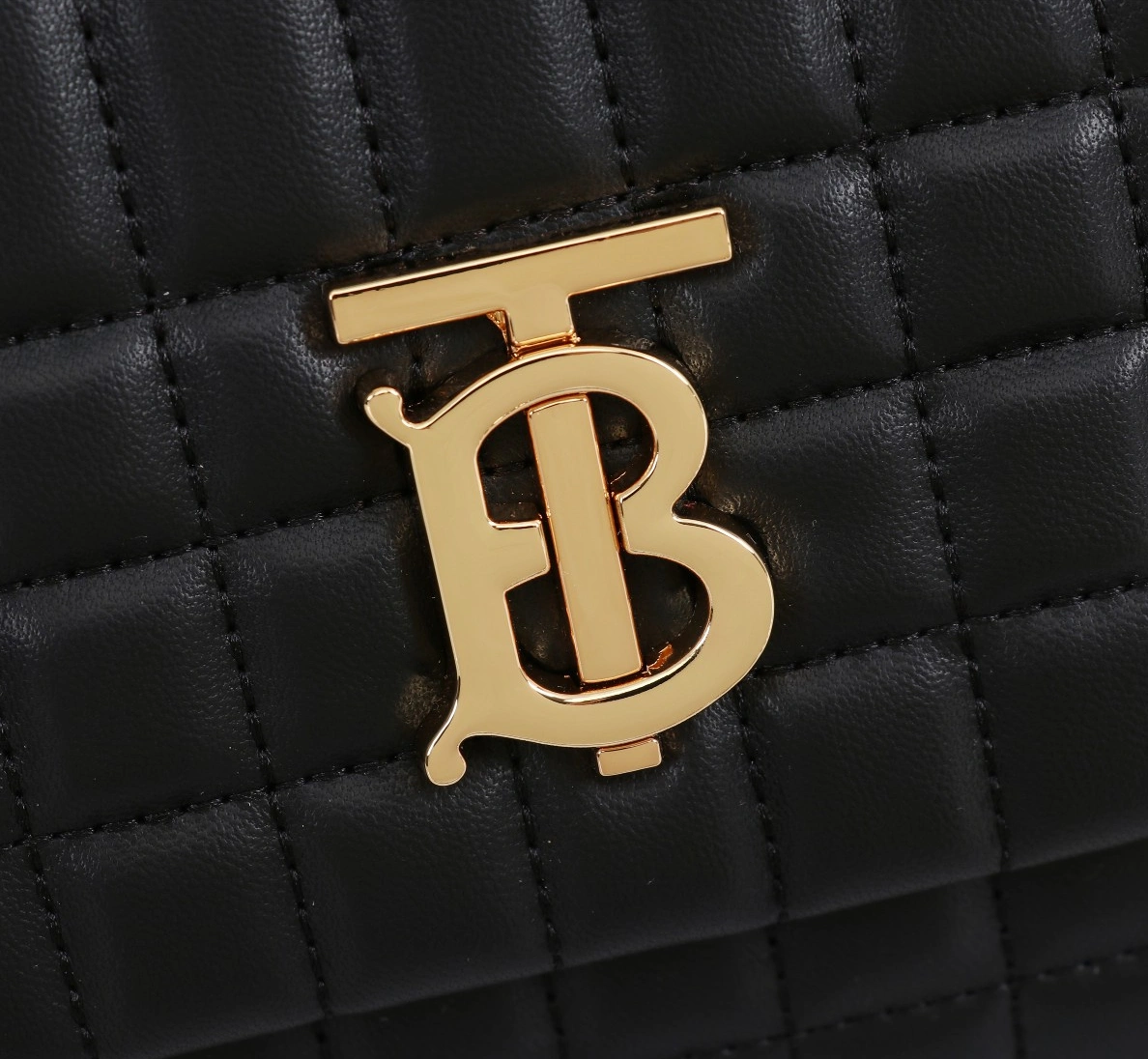 Burberry AAA Quality Messenger Bags For Women Unique 8568