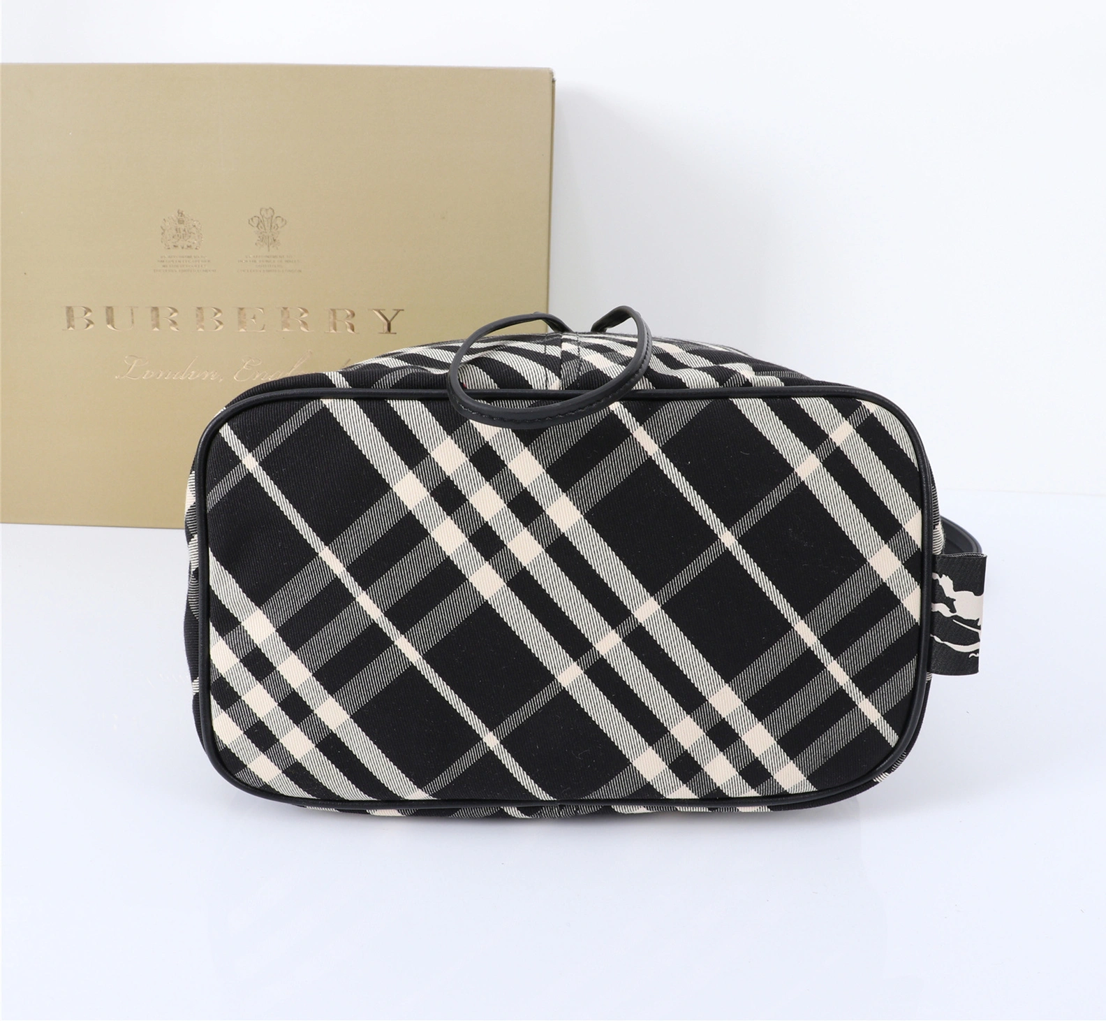 Burberry AAA Quality Messenger Bags For Women UrbanStyle 3953