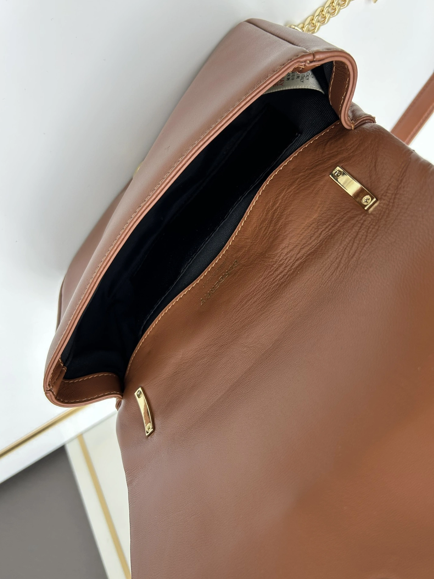 Burberry AAA Quality Messenger Bags For Women WellDesigned 9236