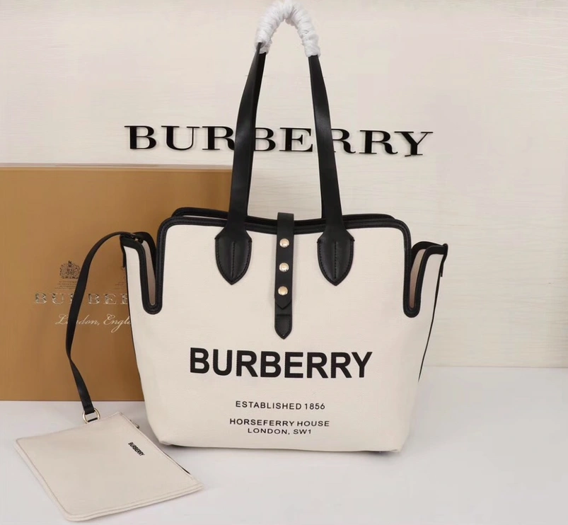 Burberry AAA Quality Shoulder Bags For Women Compact 4720
