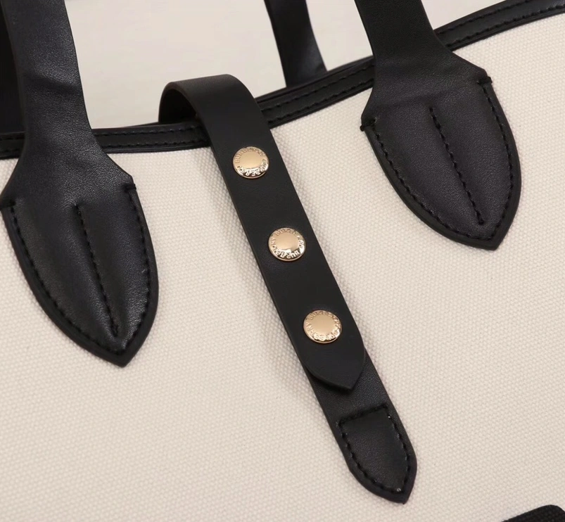Burberry AAA Quality Shoulder Bags For Women Compact 4720
