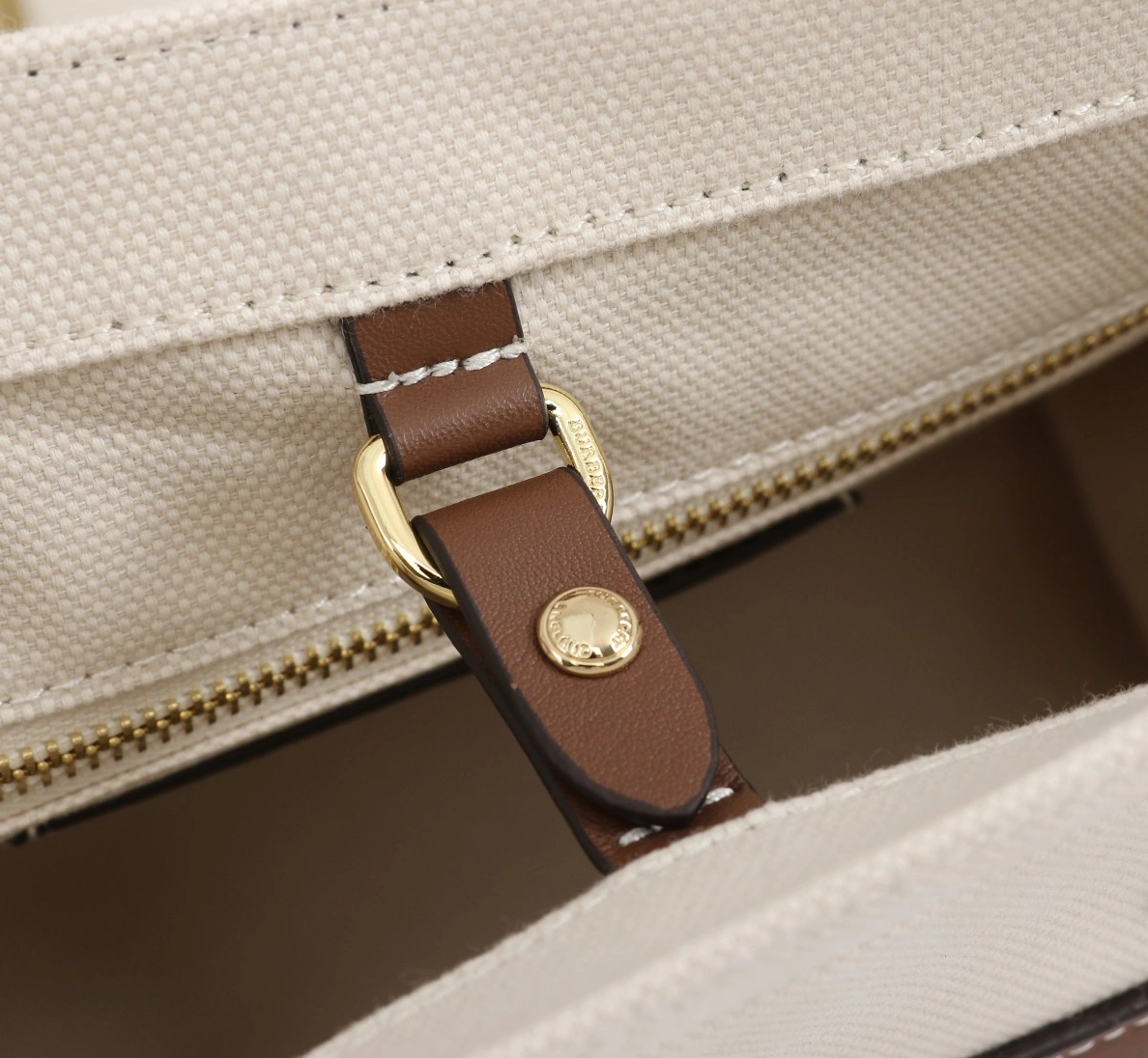 Burberry AAA Quality Shoulder Bags For Women Compact 5396