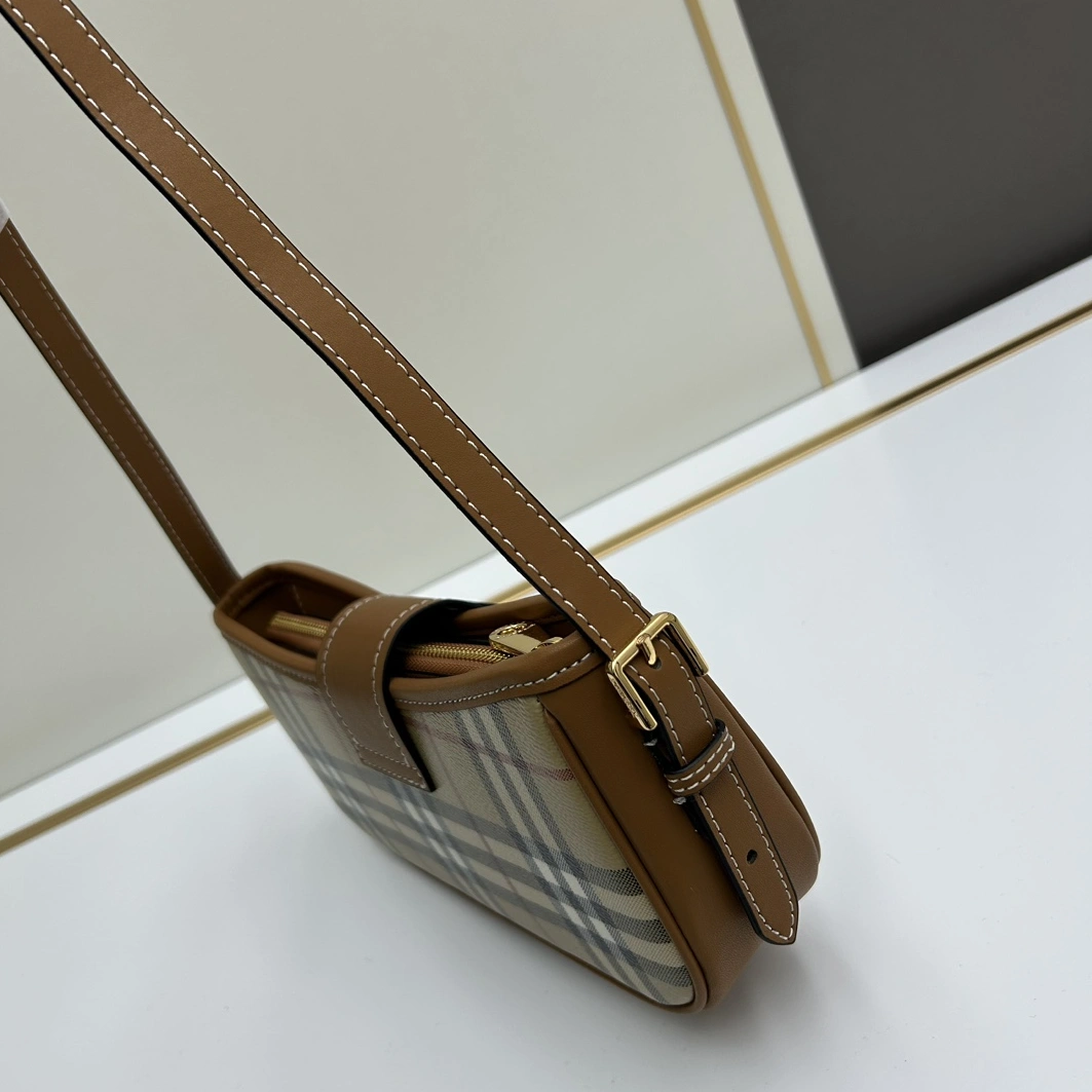 Burberry AAA Quality Shoulder Bags For Women Compact 5420