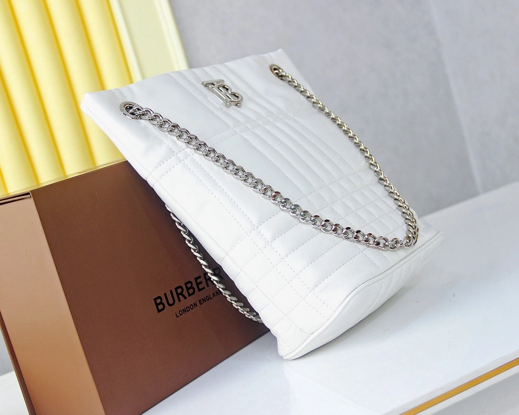 Burberry AAA Quality Shoulder Bags For Women Fashionable 6630