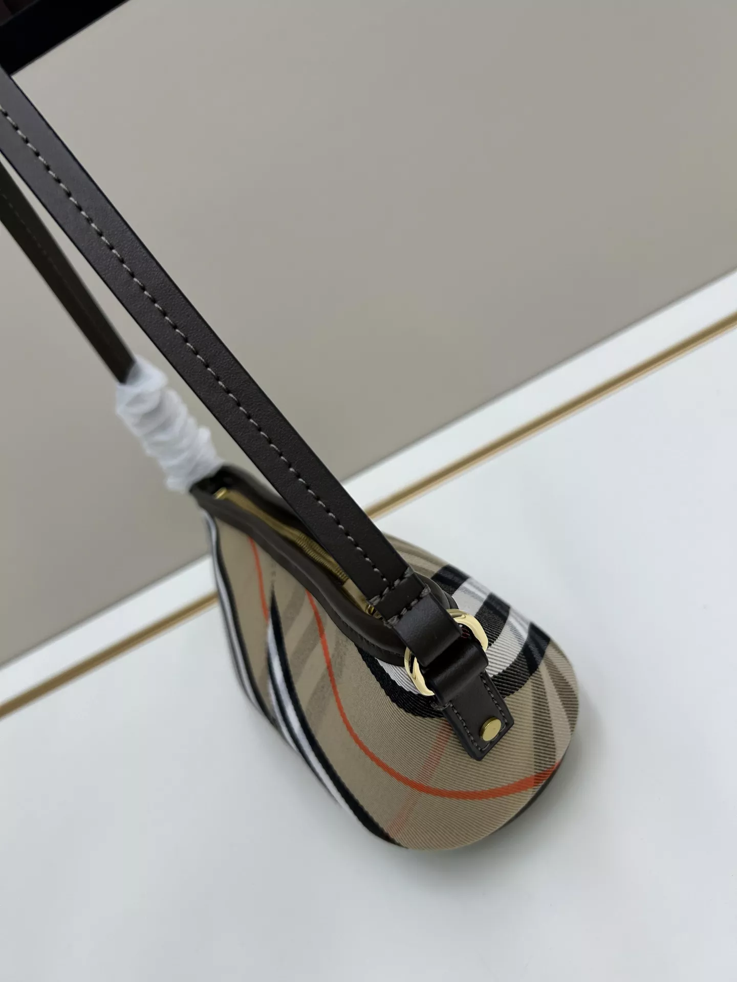 Burberry AAA Quality Shoulder Bags For Women Popular 3096