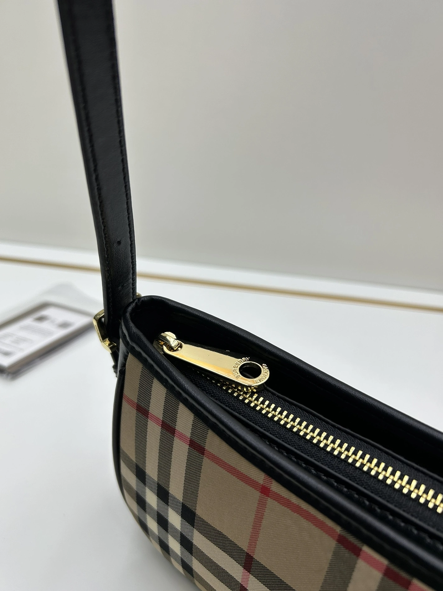 Burberry AAA Quality Shoulder Bags For Women Popular 6281