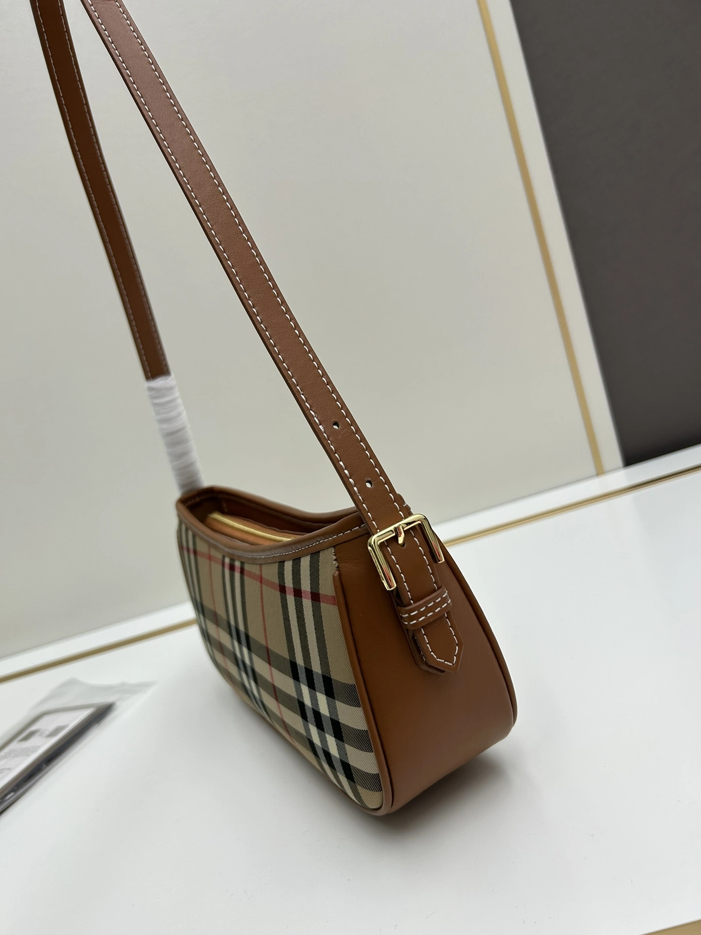 Burberry AAA Quality Shoulder Bags For Women Timeless 5373