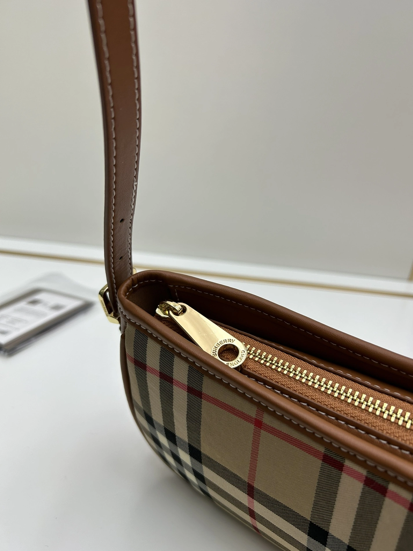 Burberry AAA Quality Shoulder Bags For Women Timeless 5373