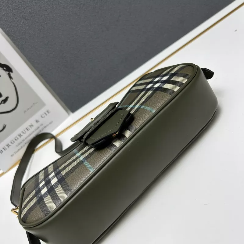 Burberry AAA Quality Shoulder Bags For Women Timeless 9662