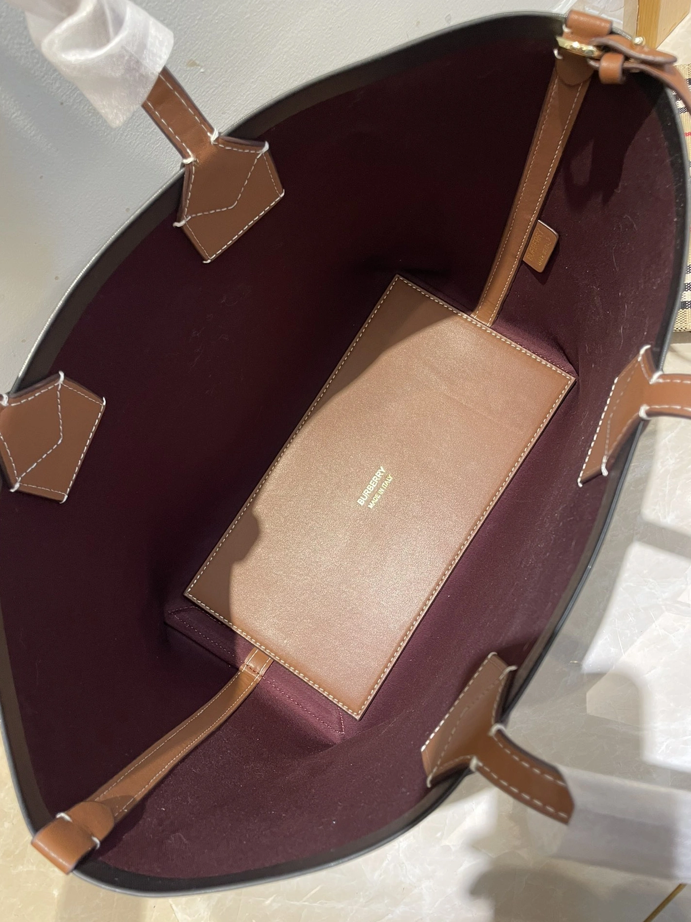Burberry AAA Quality Shoulder Bags For Women Versatile 1821