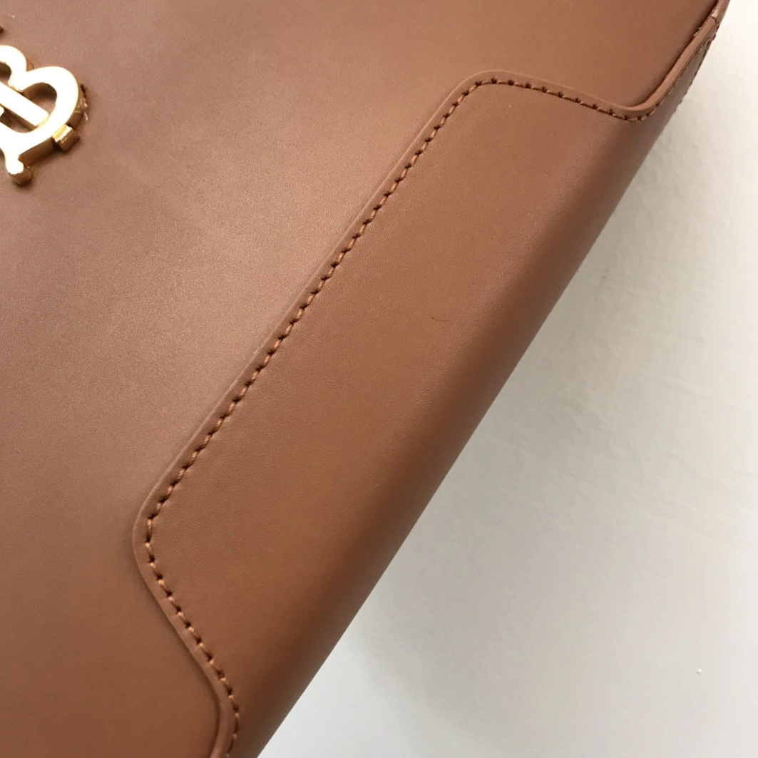 Burberry AAA Quality Shoulder Bags For Women Versatile 7577