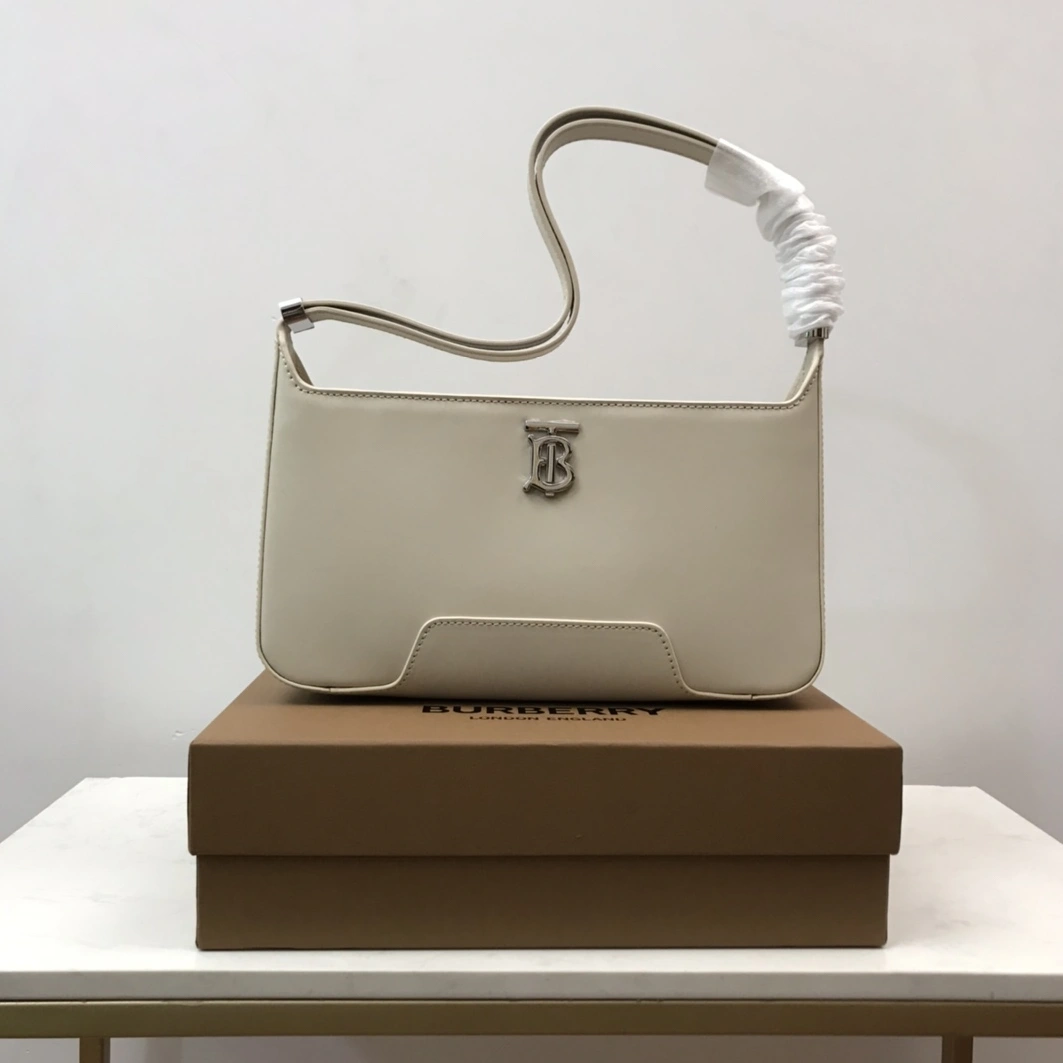 Burberry AAA Quality Shoulder Bags For Women WellDesigned 7262