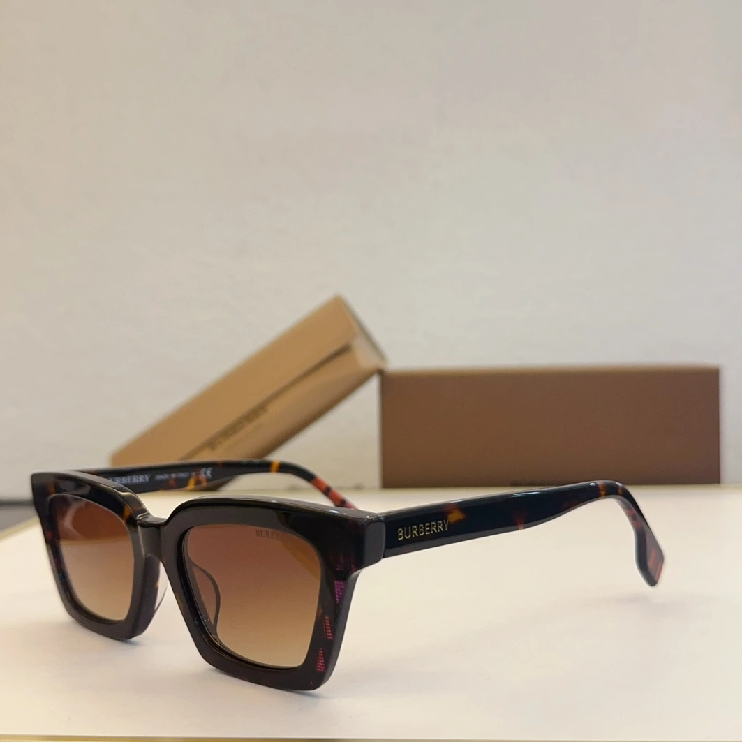 Burberry AAA Quality Sunglasses AllSeason 5232